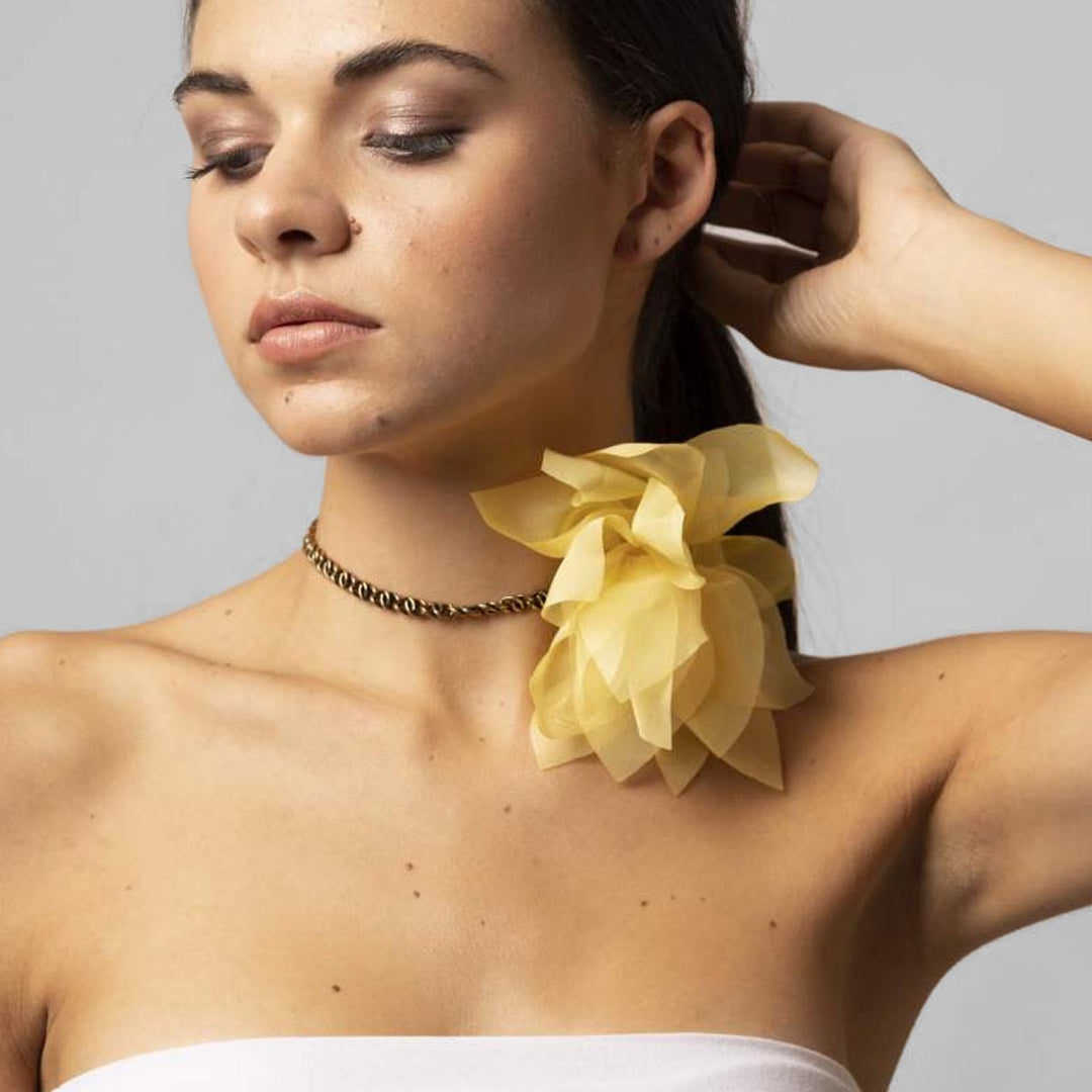 CENTOPERCENTO CACHEMIRE Antique gold necklace with organza flower