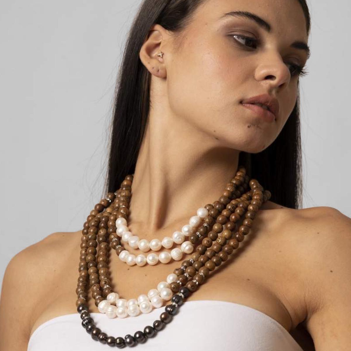 CENTOPERCENTO CACHEMIRE Coconut and pearl multi-strand necklace 